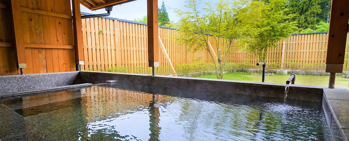 源泉かけ流し露天風呂付き離れ客室