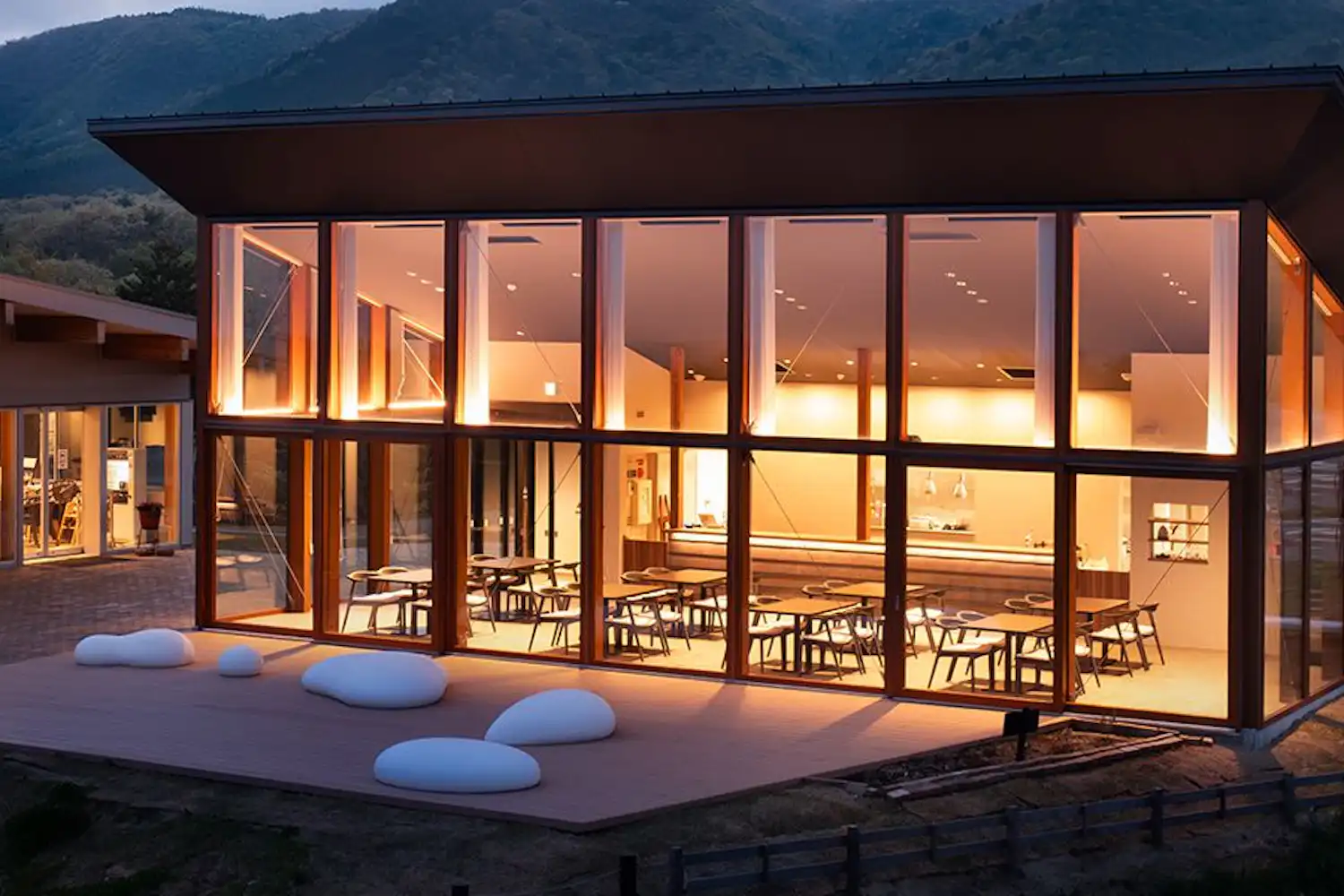 ภายนอกอาคาร