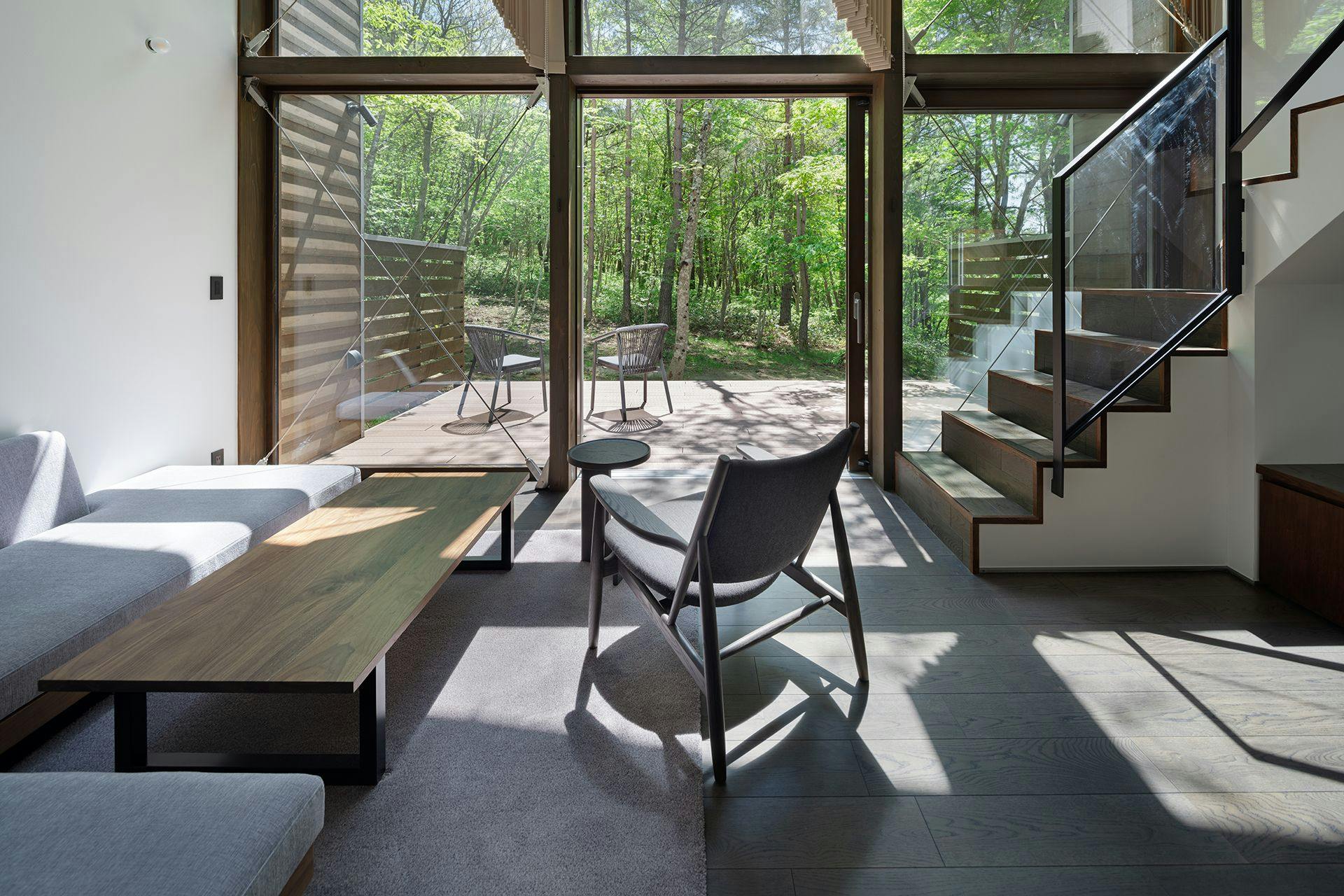 ＩＺＵＭＩ　ＰＥＡＫ　ＢＡＳＥ（泉ピークベース）