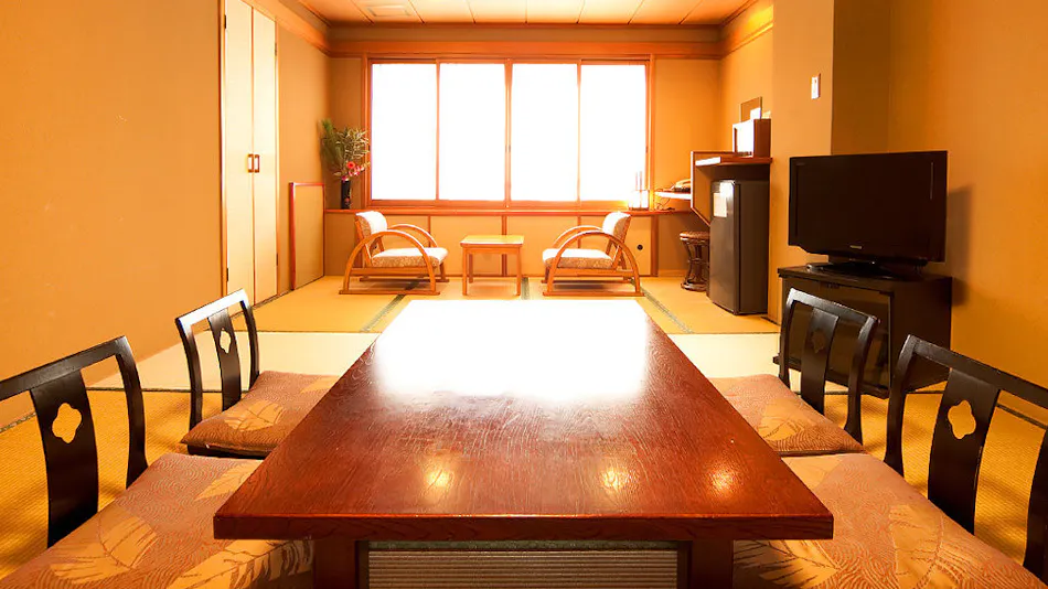 Oniyama Hotel: Beppu's Largest Open-Air Bath Accommodation