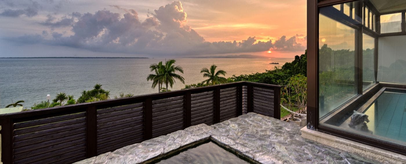 ห้องอาบน้ำรวมพร้อมบ่อน้ำพุร้อนกลางแจ้ง "Yuntakunu Yu"