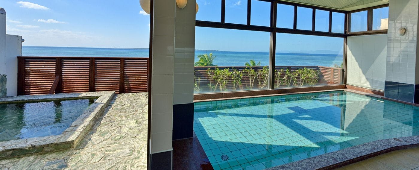 ห้องอาบน้ำขนาดใหญ่พร้อมบ่อน้ำพุร้อนกลางแจ้ง "Yuntakunu Yu"