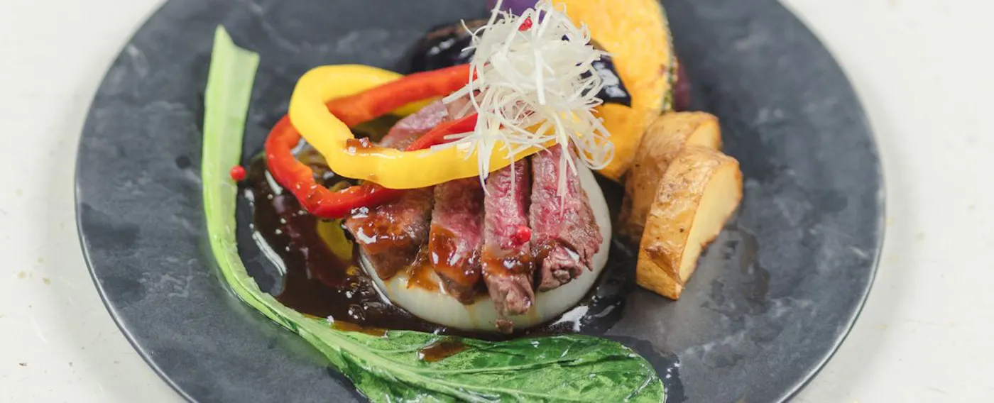 Menu spesial dengan bahan-bahan khas pulau