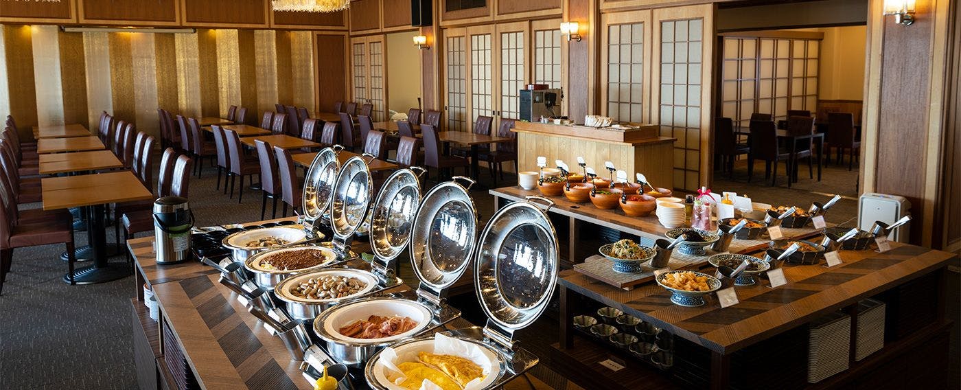 Tempat Makan Malam & Sarapan Prasmanan