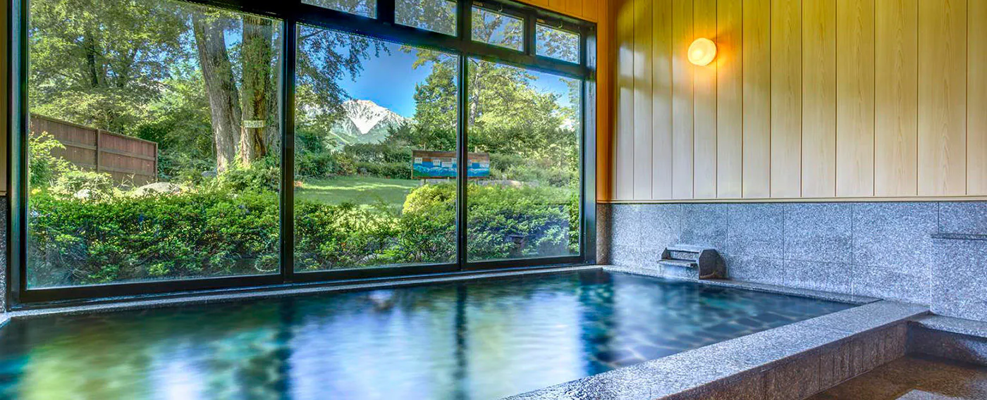 น้ำพุร้อนและอ่างอาบน้ำ