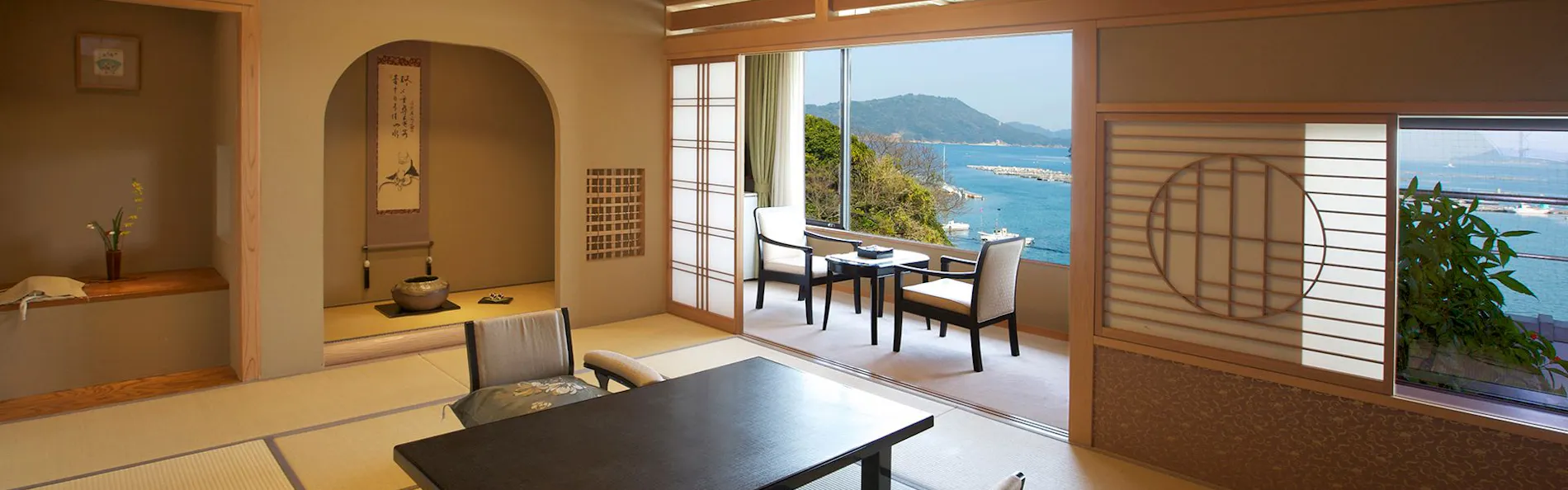 伊勢神宮のお膝元 鳥羽 胡蝶蘭