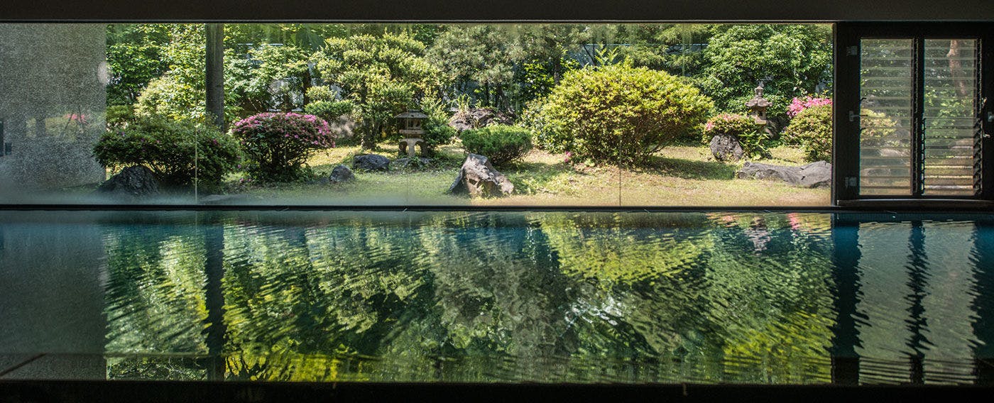 กรุณาอัปโหลดภาพ a_furo1.jpg เพื่อให้ฉันอ่านข้อความภายในภาพและแปลเป็นภาษาไทยได้