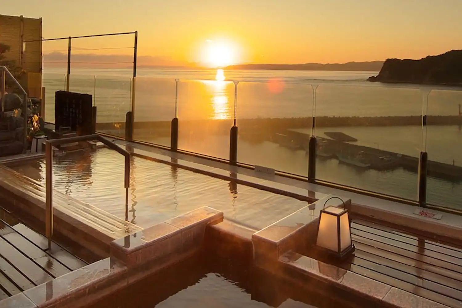 บ่อน้ำพุร้อนกลางแจ้ง