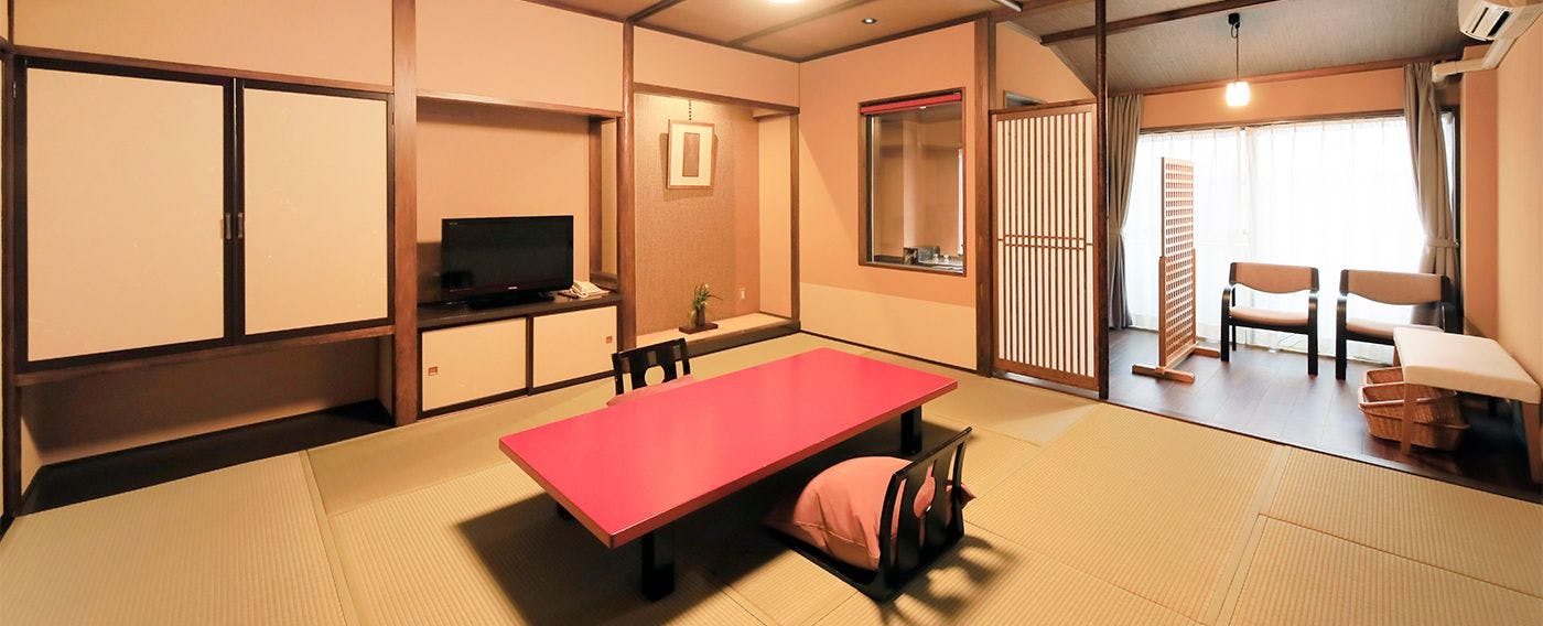 【2022年リニューアル】＜源泉かけ流し＞半露天風呂付客室・茜彩