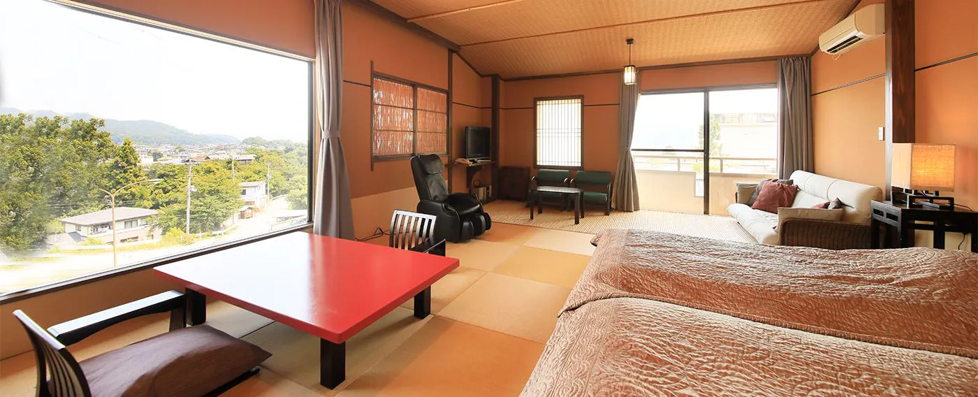 <源泉かけ流し>展望内風呂付客室・山吹彩