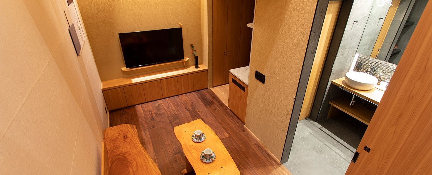 Hotel Kanazawa Zoushi: A Journey-Inspired Inn