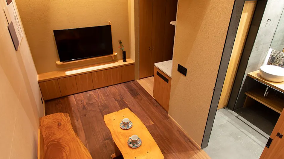 Hotel Kanazawa Zoushi: A Journey-Inspired Inn