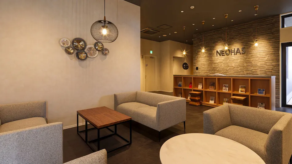 Neohas Book and Hotel