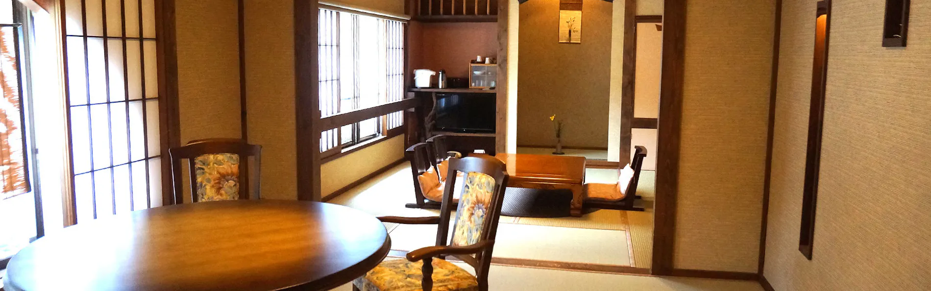 囲炉裏の御宿 花敷の湯