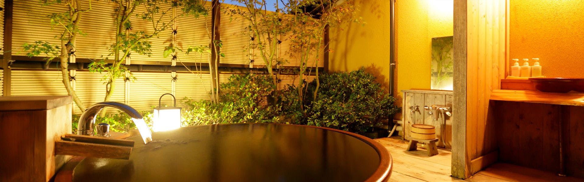 บ่อน้ำพุร้อนกลางแจ้ง