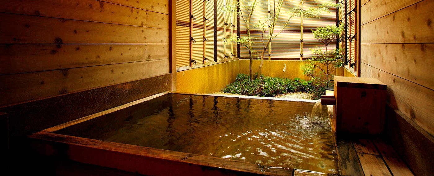 น้ำพุร้อนและอ่างอาบน้ำ