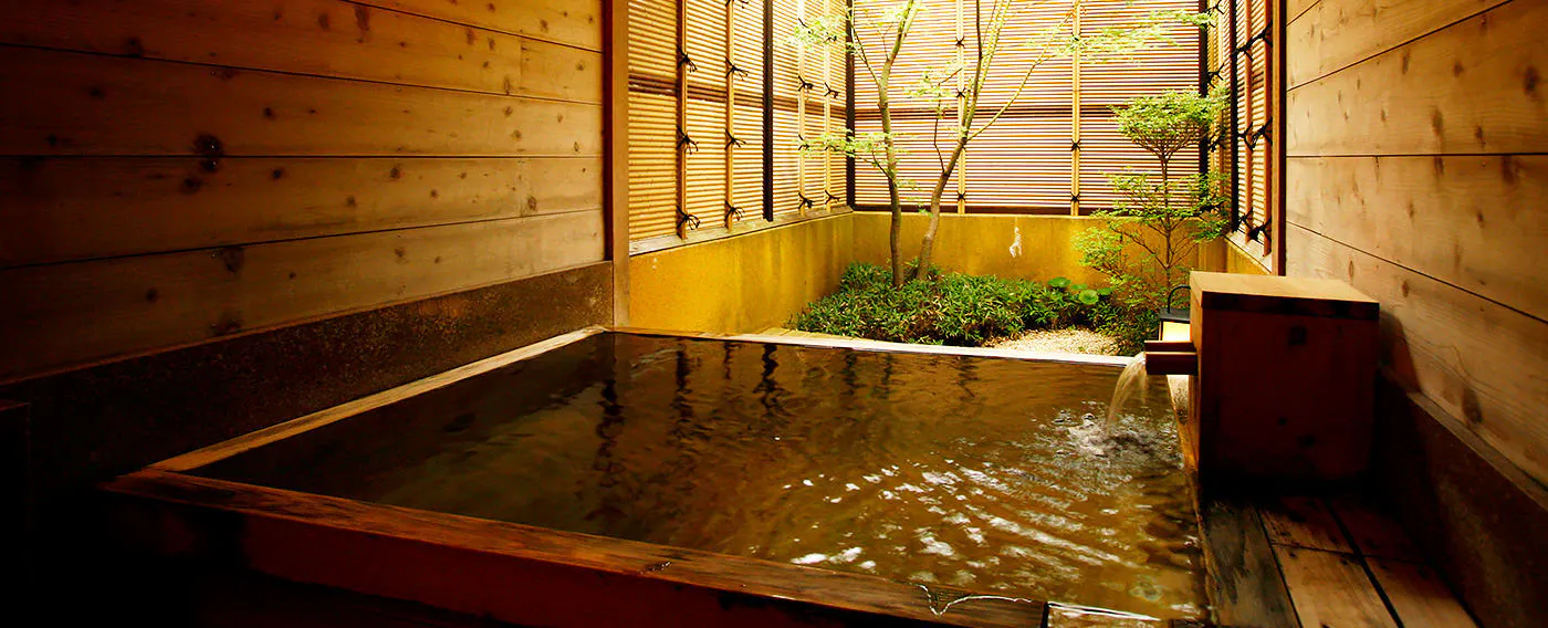 น้ำพุร้อนและอ่างอาบน้ำ