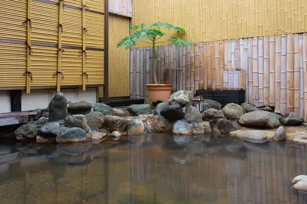 ออนเซ็นกลางแจ้ง