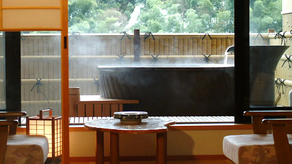 Yumura Onsen: Tomiya Inn with Private Hot Spring Source