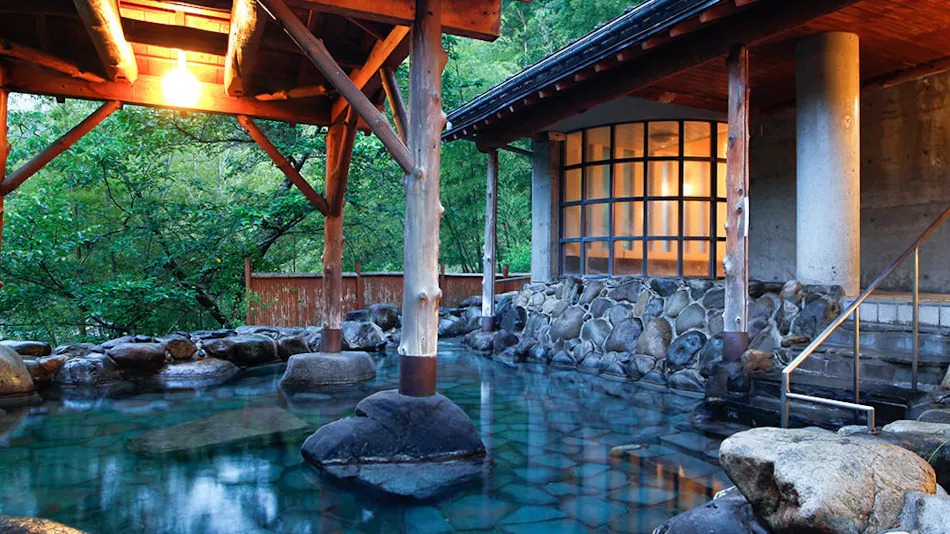 Yumura Onsen: Tomiya Inn with Private Hot Spring Source