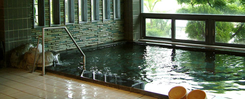 Yumura Onsen: Tomiya Inn with Private Hot Spring Source