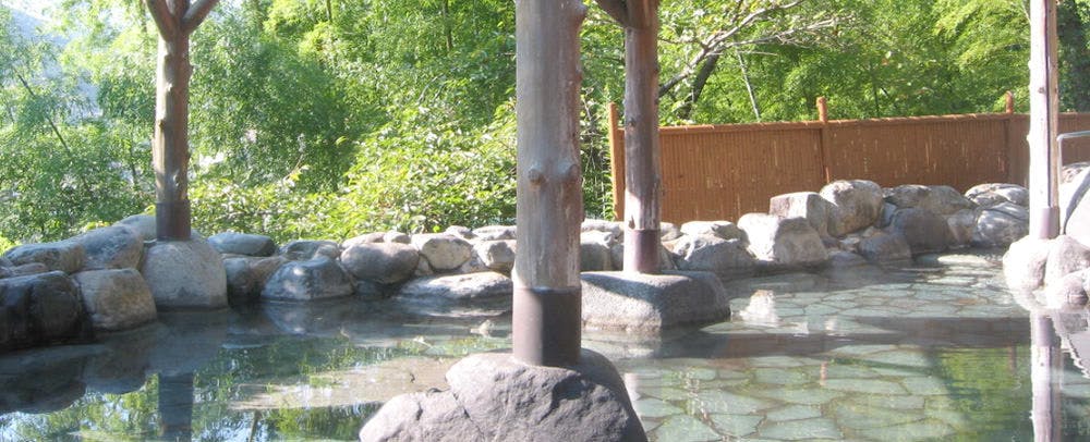 Yumura Onsen: Tomiya Inn with Private Hot Spring Source