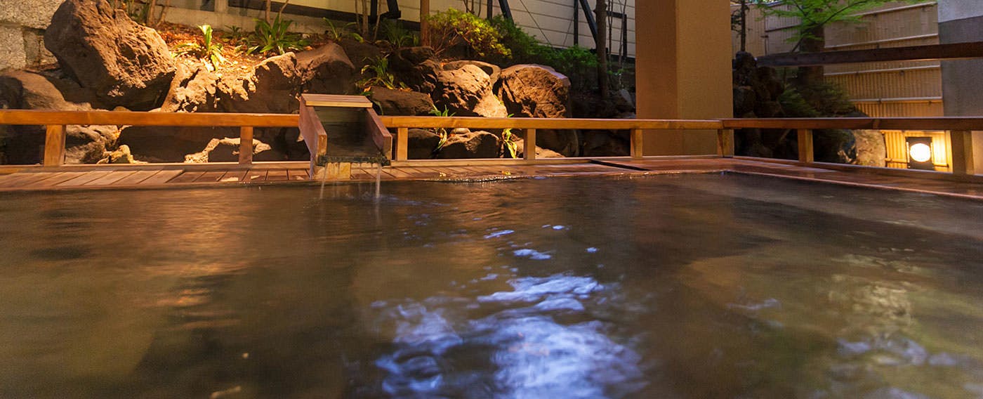 น้ำพุร้อนและอ่างอาบน้ำ