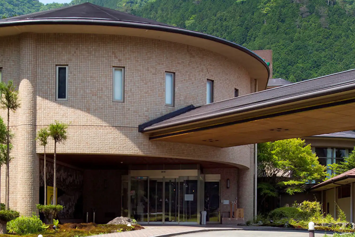 ภายนอกอาคาร