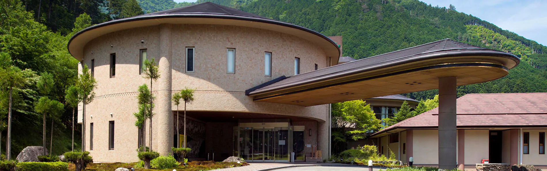 わんわんパラダイス 松阪(旧:松阪わんわんパラダイス 森のホテルスメール)