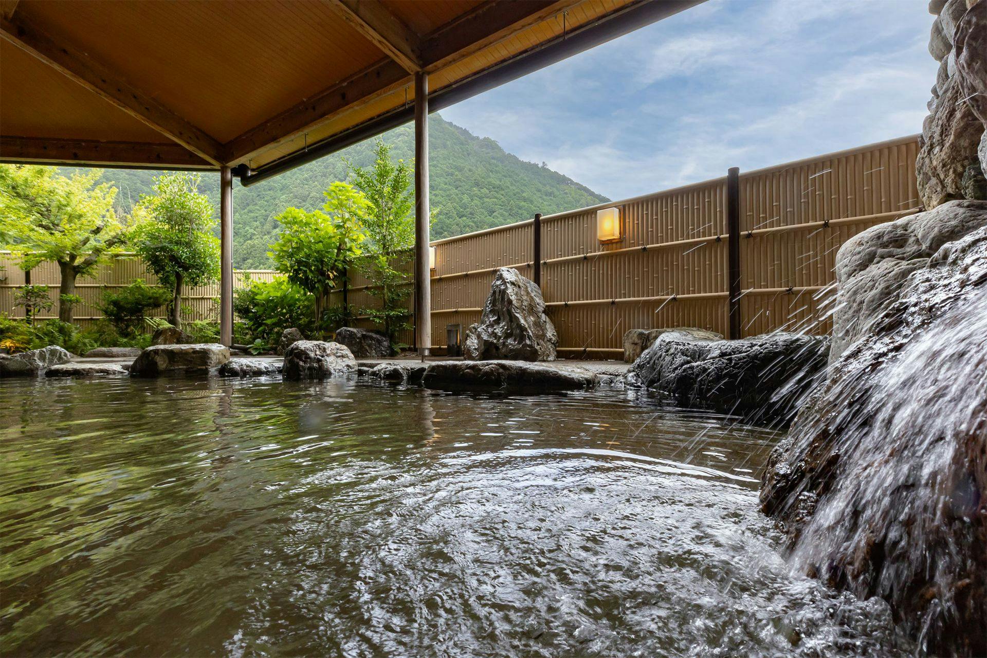 わんわんパラダイス 松阪（旧：松阪わんわんパラダイス 森のホテルスメール）