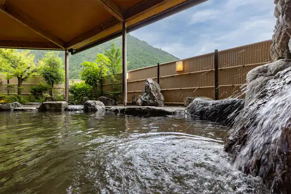 น้ำพุร้อน