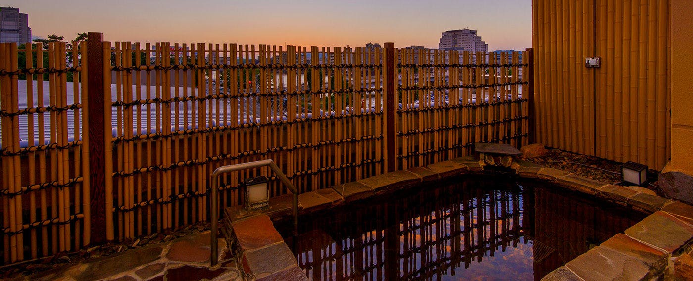 น้ำพุร้อนและอ่างอาบน้ำ