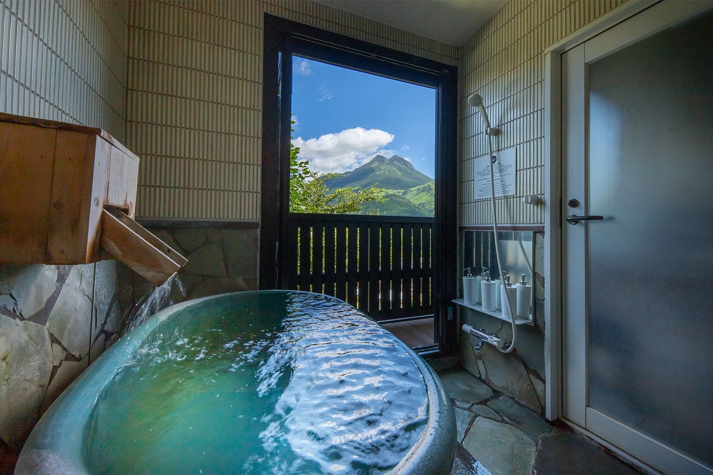 Bisei: Inn with a View of Mount Yufu