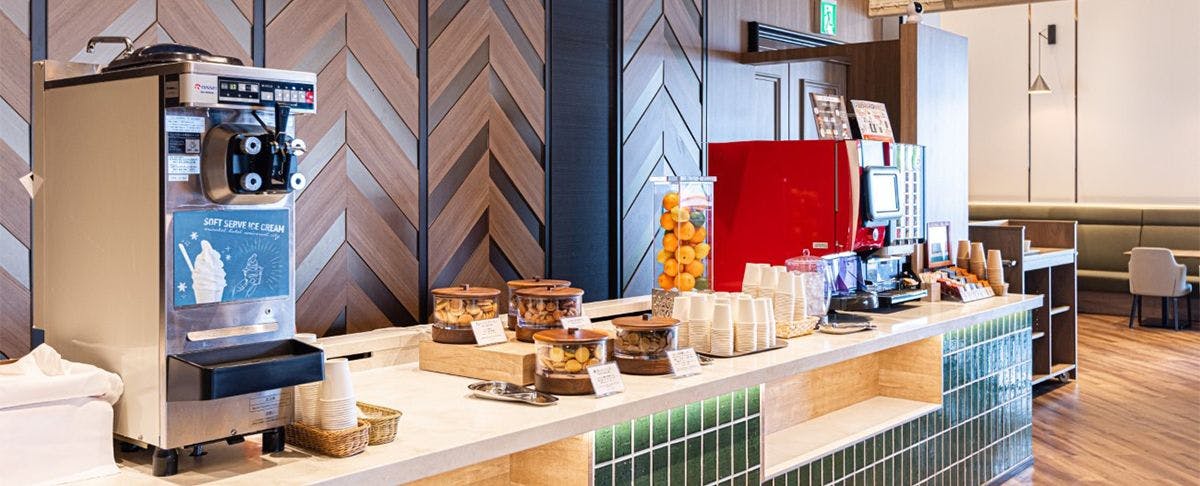 3階「GREEN WALL DINING」