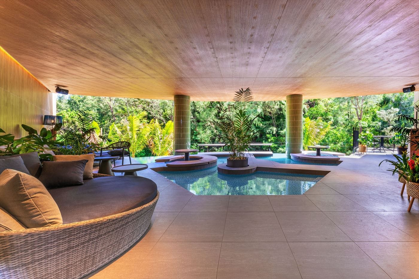 アネックス棟「GREEN WAVE」外観