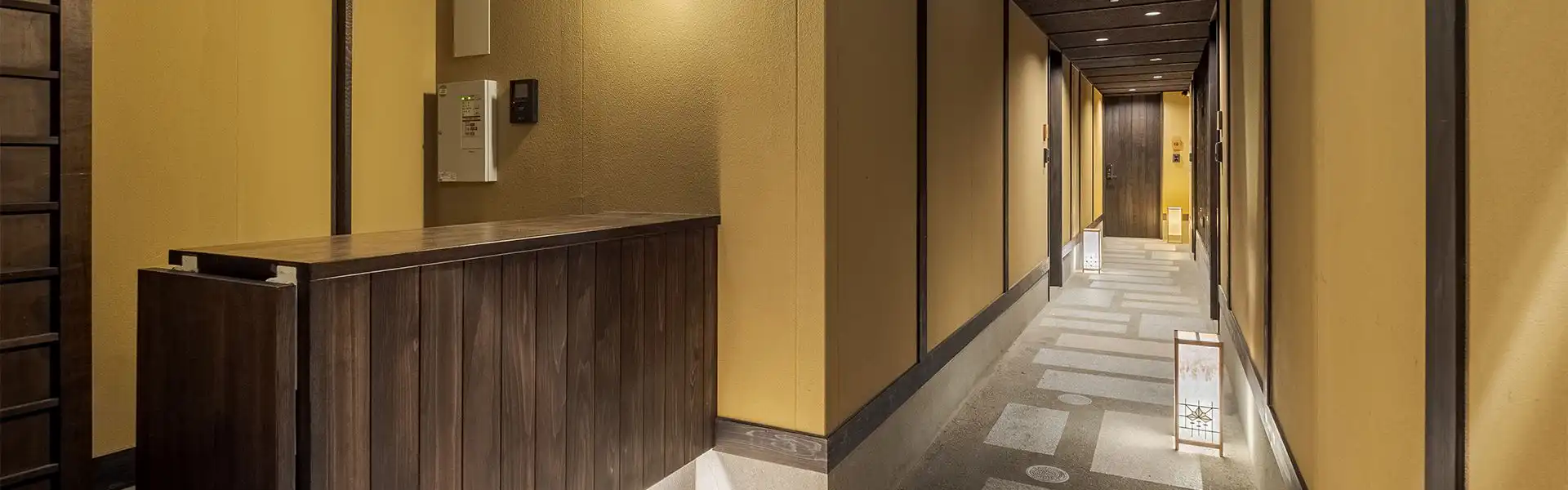 路地・フロント