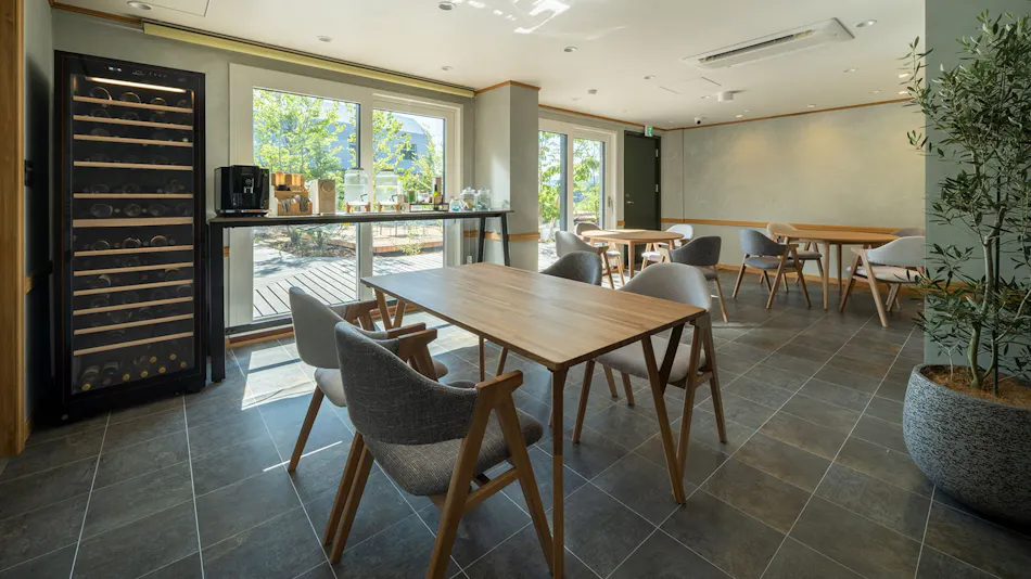 West-Karuizawa Hotel atelier blå by LONGINGHOUSE