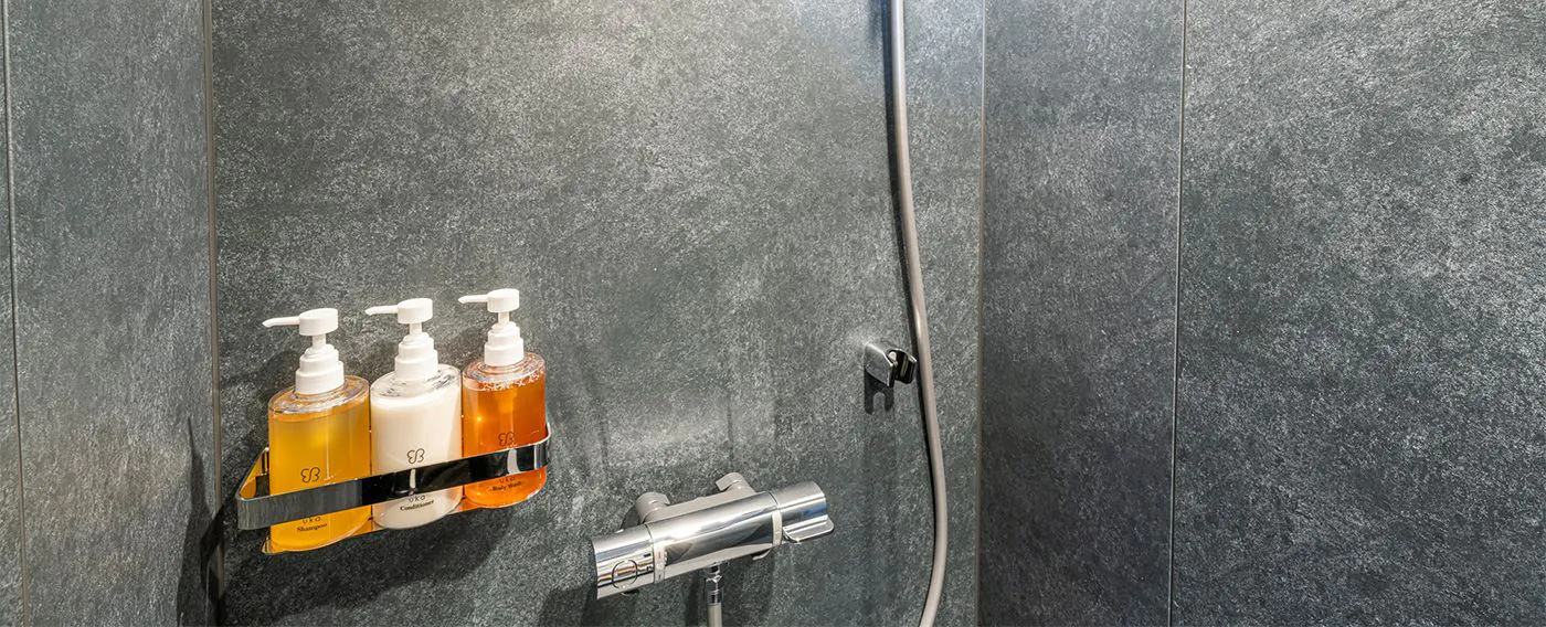 สิ่งอำนวยความสะดวกในห้องน้ำบนรถบัส