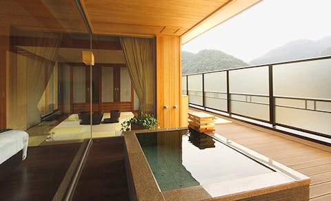 箱根湯本温泉の宿で 浴衣がおしゃれ をご紹介 最上のひとときをどうぞ 一休 Com 箱根湯本温泉の宿で 浴衣がおしゃれ をご紹介 最上のひとときをどうぞ 一休 Com