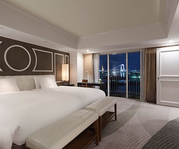 カップル ヒルトン東京お台場 Okaimonoモール ホテル