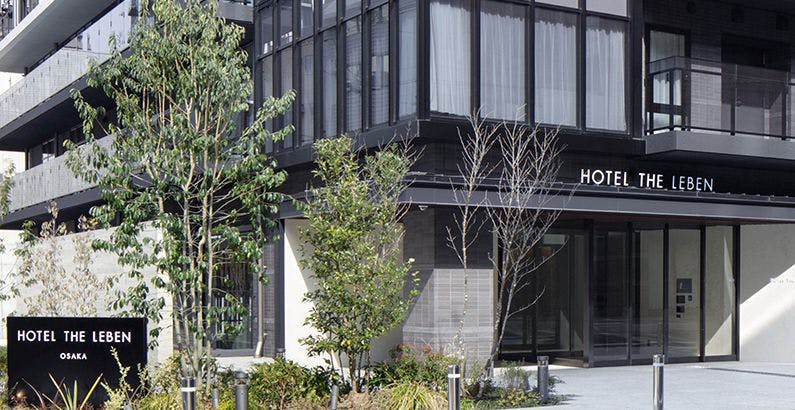 00002957a.jpg?auto=compress,