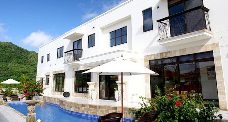 竹富島 茜屋を見た人におすすめのプライベートビーチ感が人気の宿 選 宿泊予約は 一休 Com 竹富島 茜屋を見た人におすすめのプライベートビーチ感が人気の宿 選 宿泊予約は 一休 Com