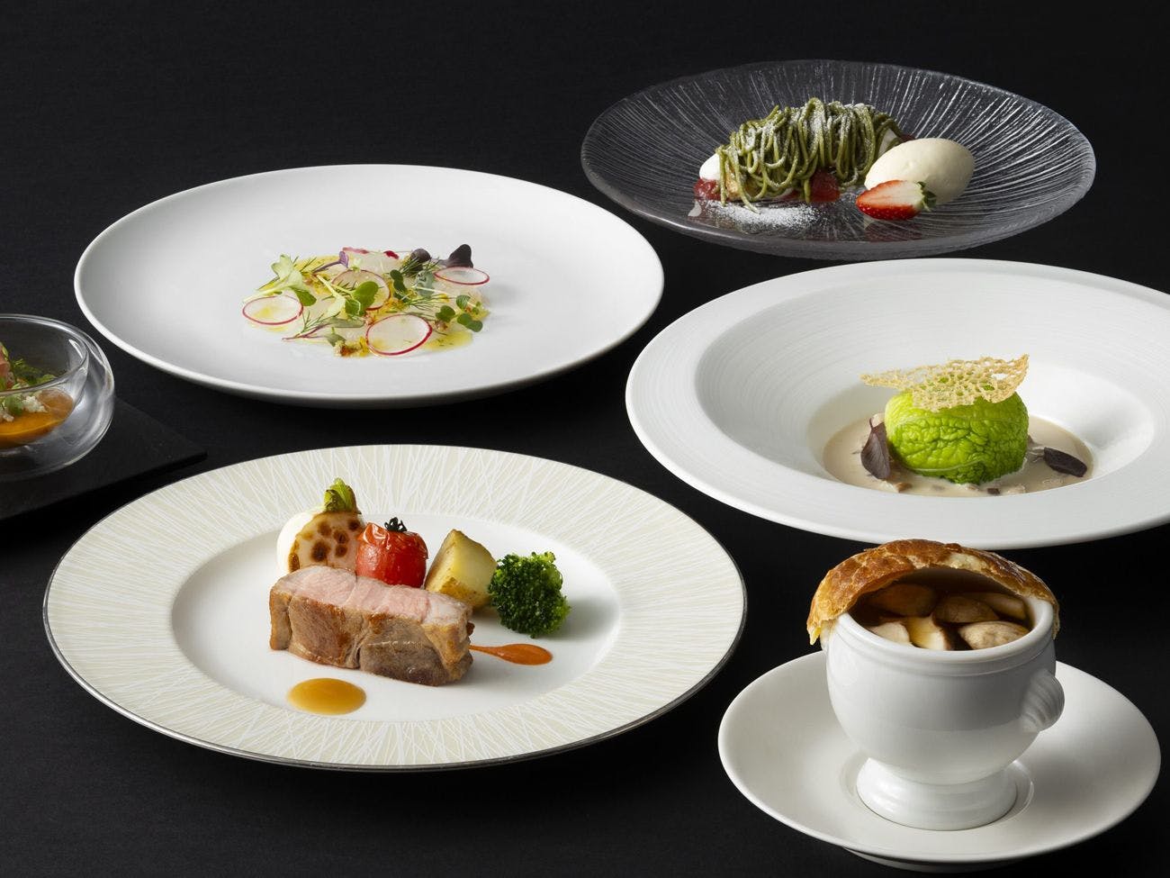 【1名様からご利用OK！】月替わりの洋食ディナー「ソレイユコース」付プラン