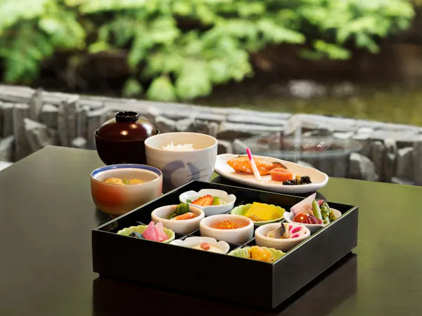 【2会場から選べる】室数限定!素泊り料金で朝食付