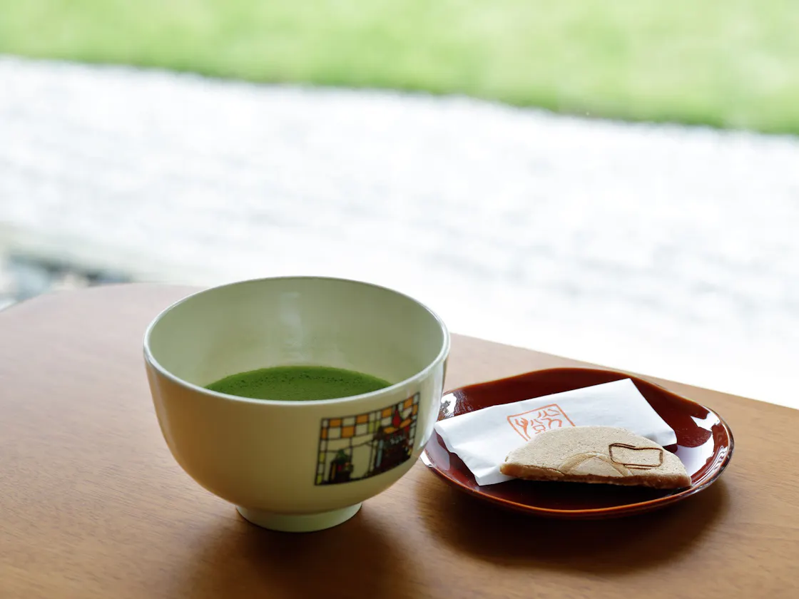 数寄屋風別館「佳水園」呈茶サービス