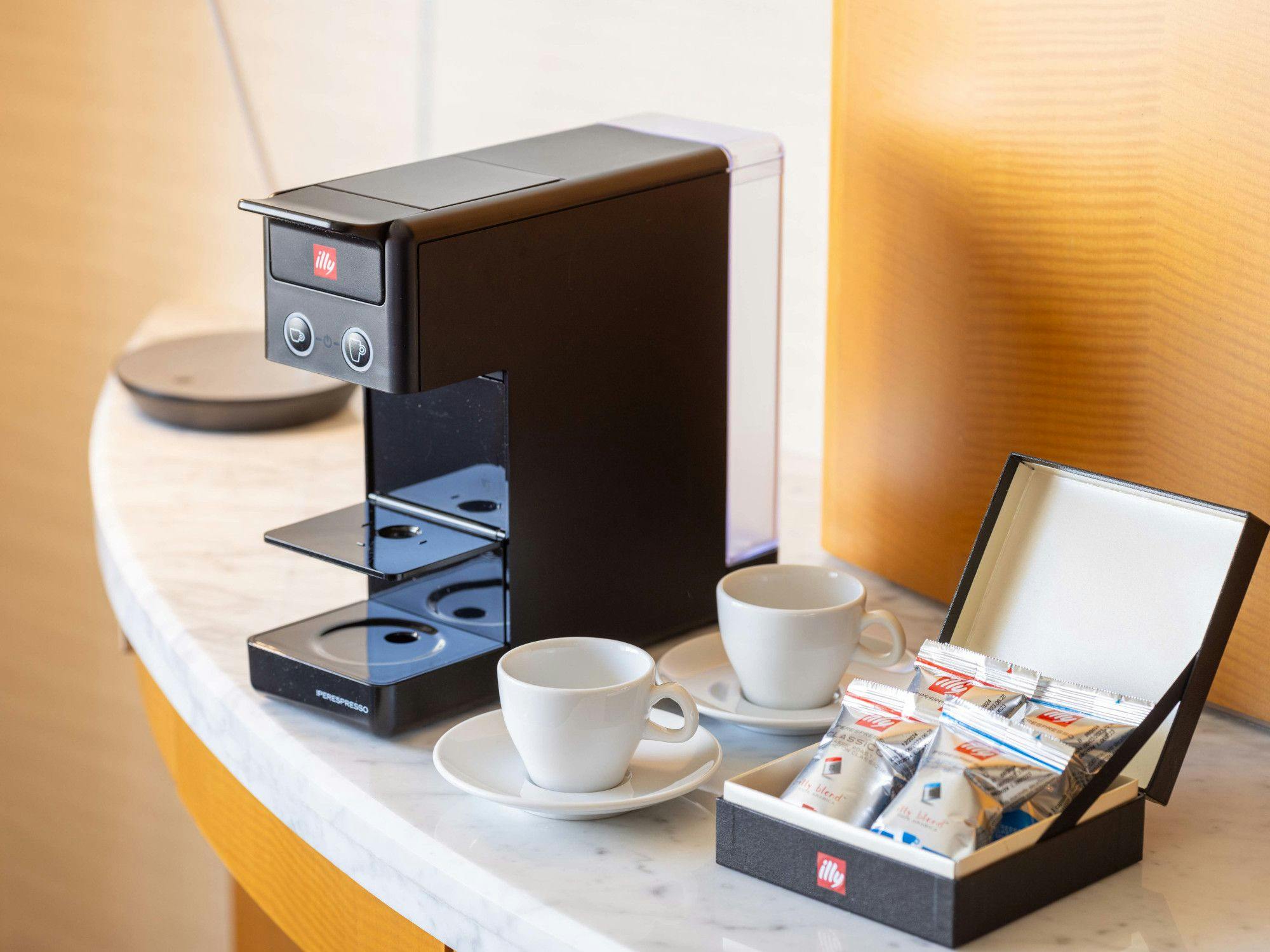 Máy pha espresso tại tầng Bay Club