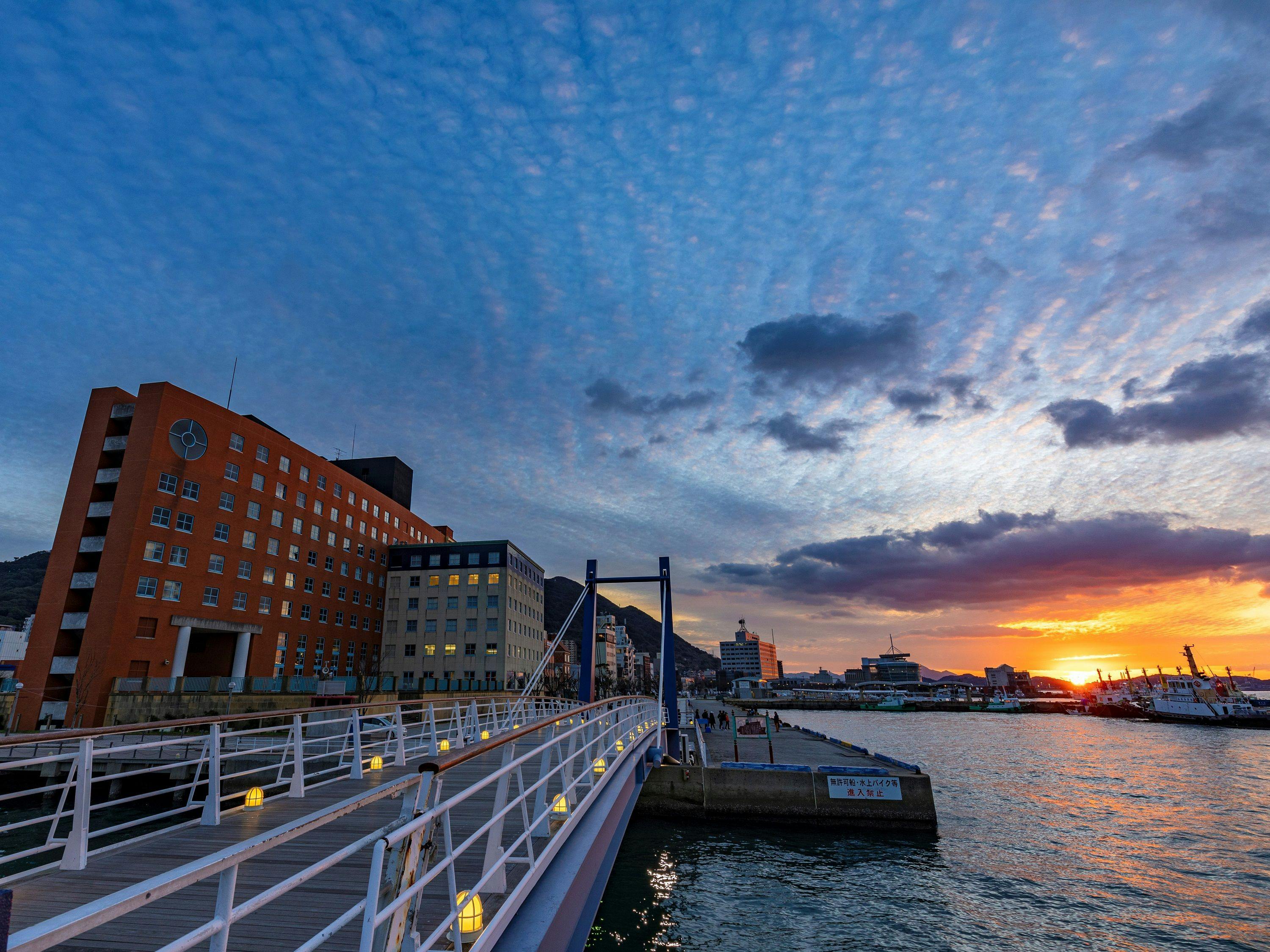 Iluminasi di Pelabuhan Moji