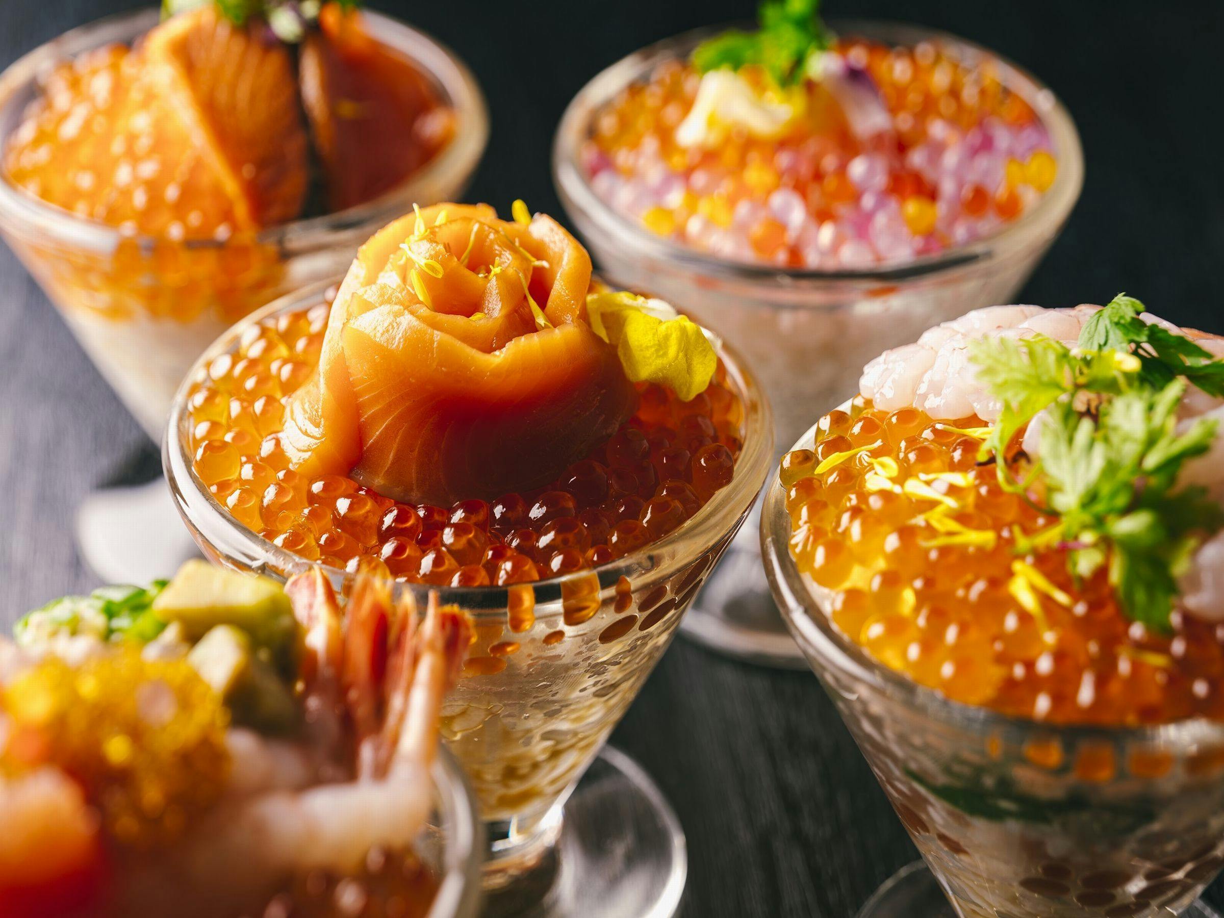 お好みの新鮮な海鮮を盛り付けて作るオリジナルパフェ