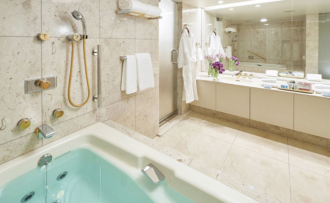 Phòng Royal Suite / Phòng tắm