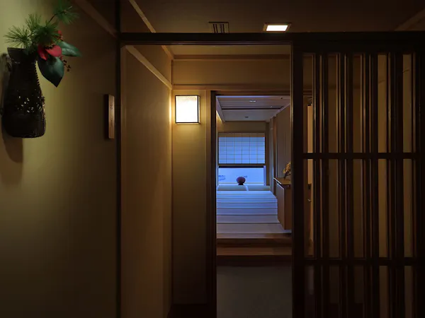 ห้องพิเศษพร้อมอ่างอาบน้ำกลางแจ้ง "Tsuki"
